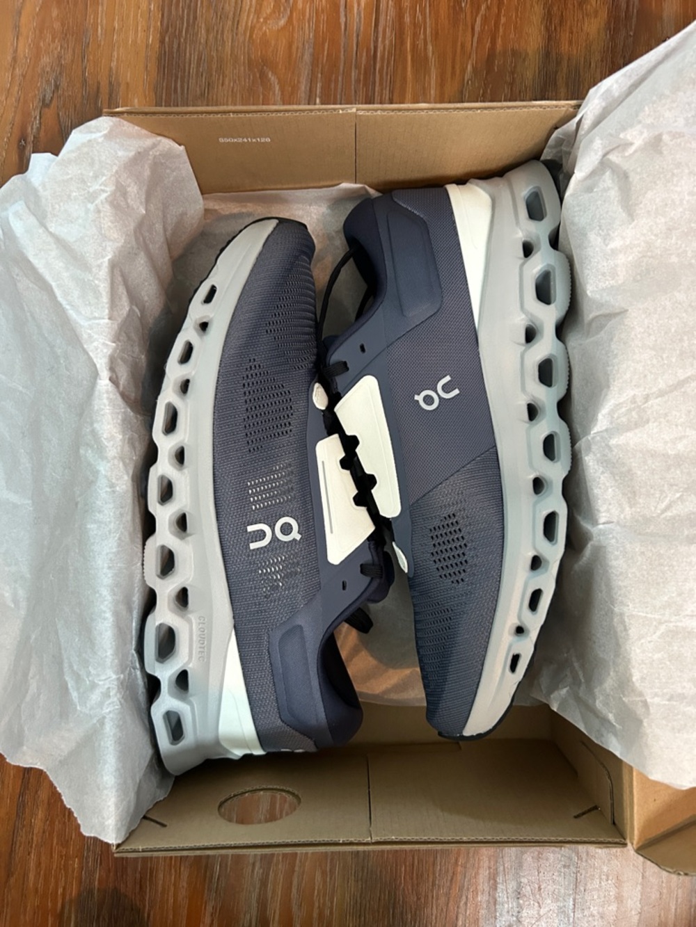 On Running Men’s Cloudstratus 3 sz 11 NWT